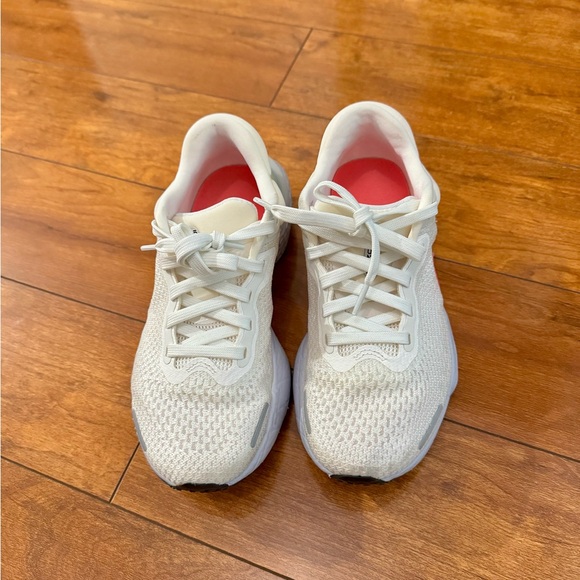 Nike ZoomX Invincible Run Flyknit - Picture 2 of 7